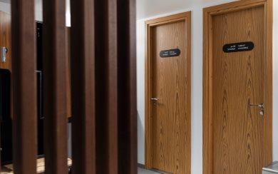 Neklasificētas durvis